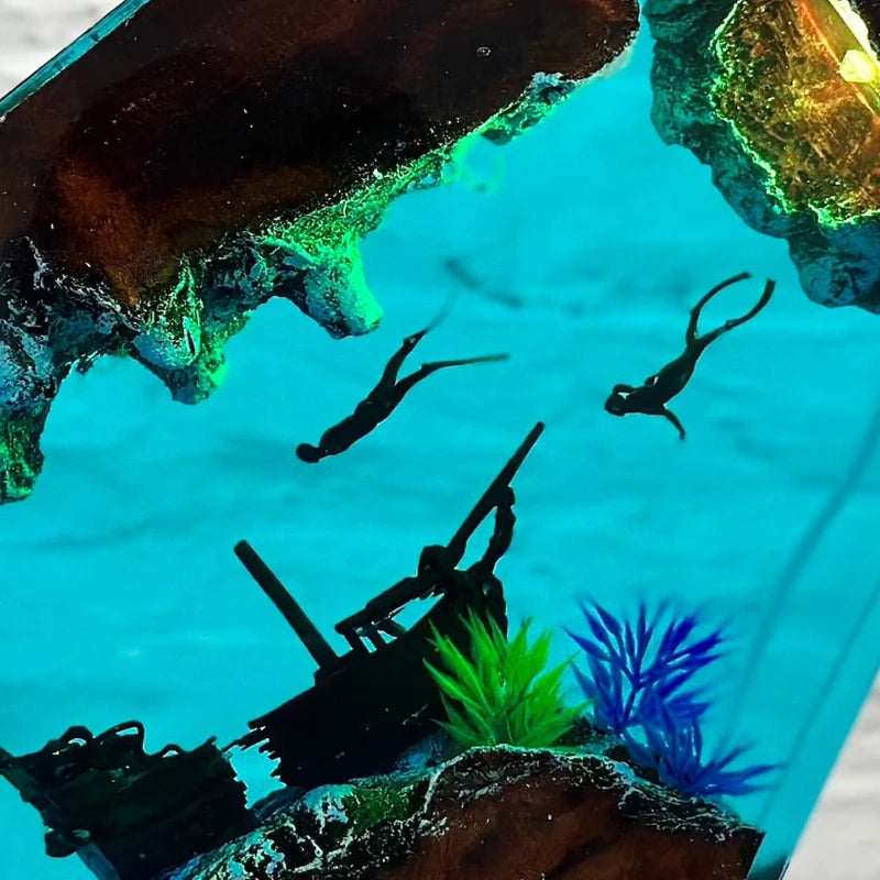 Freediving Whaleshark Shipwreck Resin Lamp