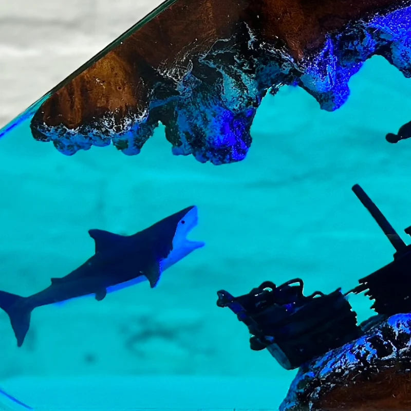 Freediving Whaleshark Shipwreck Resin Lamp