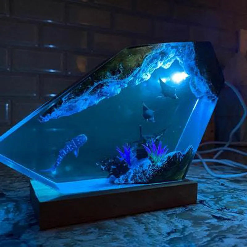 Shipwreck World Resin Table Light