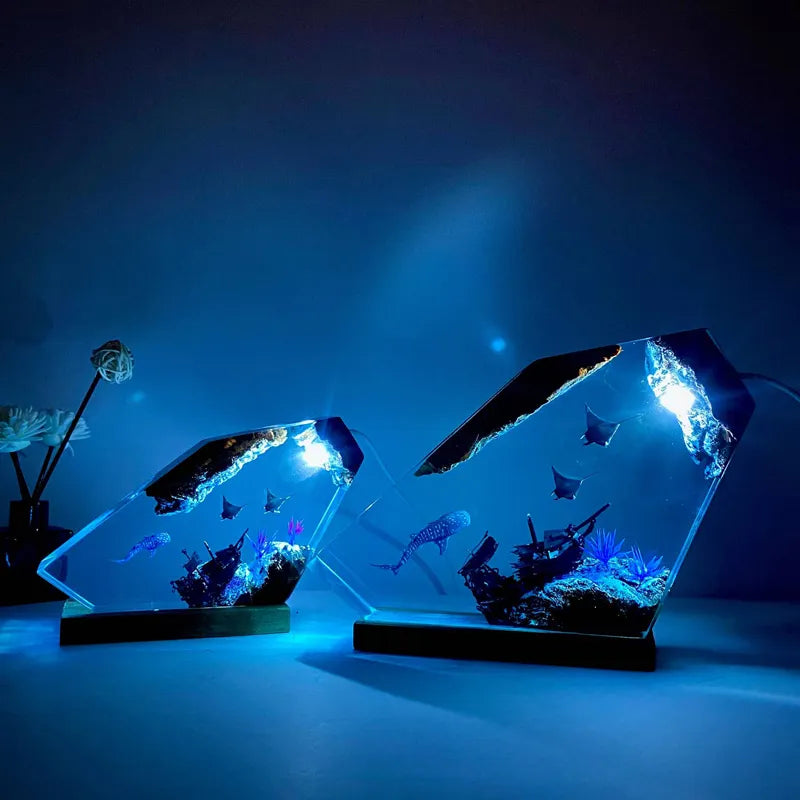 Shipwreck World Resin Table Light