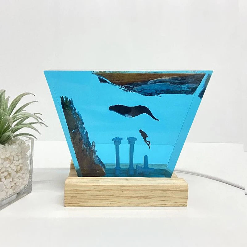 Pillars Whale and DIver Underwater Resin Table Light
