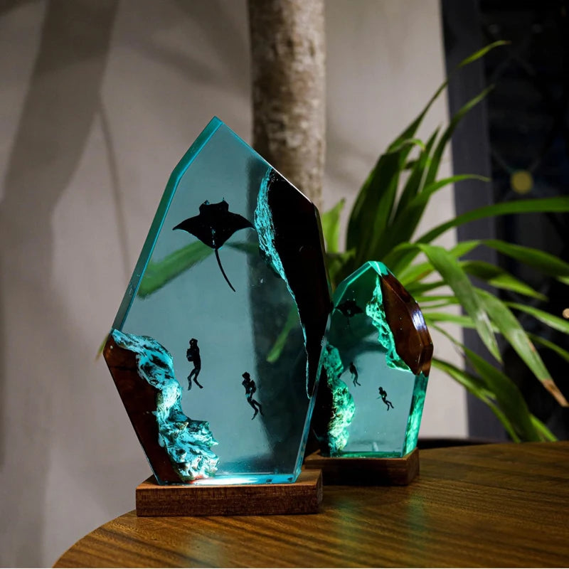 Swimming with Ray Resin Table Lamp