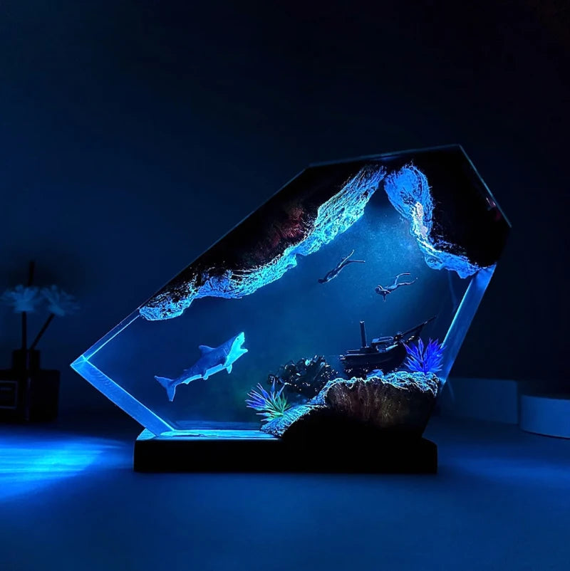 Freediving Whaleshark Shipwreck Resin Lamp