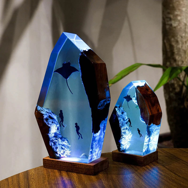 Swimming with Ray Resin Table Lamp