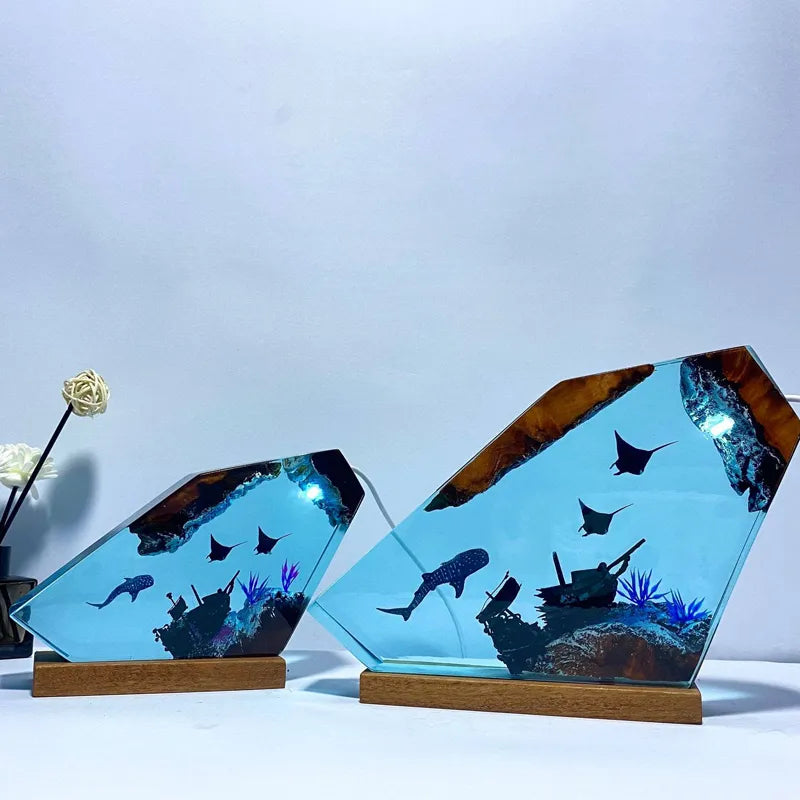 Shipwreck World Resin Table Light
